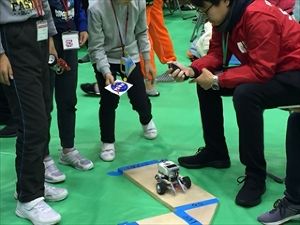 国際的なロボット大会「RoboRAVE」入門講座開催