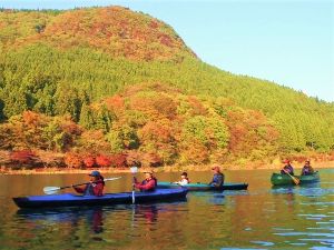 秋の彩り カヤック カヌー 体験　碓氷 軽井沢　アウトドア 自然体験