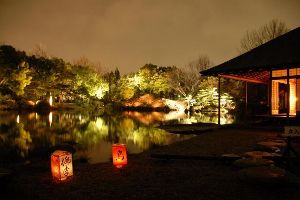 養浩館庭園貸切ライトアップ　秋の夜を愉しむ座禅体験と煎茶会